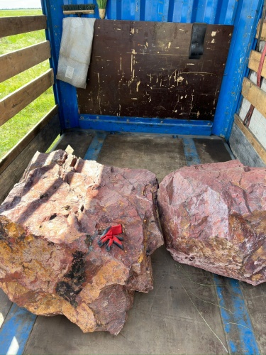 Ландшафтные глыбы красно-фиолетовые 200-1000 килограмм купить в Зарайске