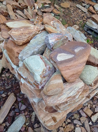 Златолит жёлтый, жёлто-зелёный глыбки и валуны для ланшафтного дизайна купить в Зарайске