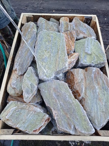 Златолит жёлтый, жёлто-зелёный глыбки и валуны для ланшафтного дизайна купить в Зарайске