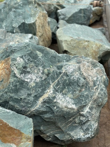 Камни для ландшафтного дизайна зелёные 10-60 килограмм купить в Зарайске