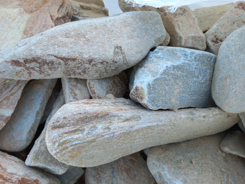 Златолит жёлтый, жёлто-зелёный глыбки и валуны для ланшафтного дизайна купить в Зарайске