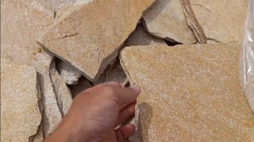 Плитняк златолит жёлтый золотистый для отмостки купить в Зарайске