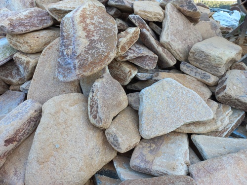 Златолит жёлтый, жёлто-зелёный глыбки и валуны для ланшафтного дизайна купить в Зарайске