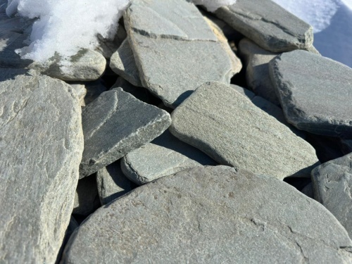 Плитняк златолит зелёный галтованный для цоколя купить в Зарайске