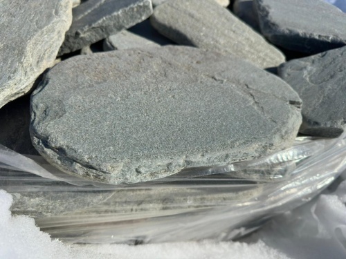 Плитняк златолит зелёный галтованный для мощения на бетон купить в Зарайске